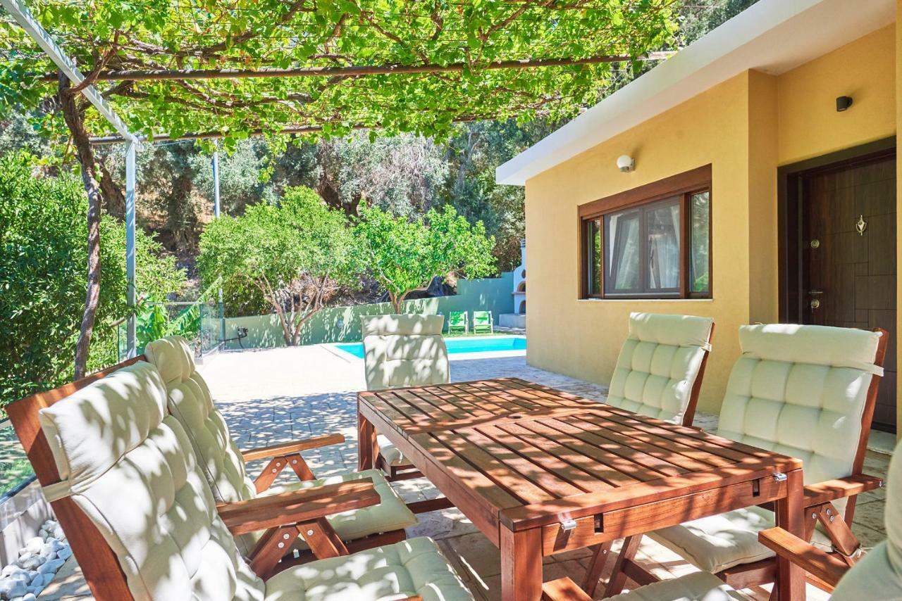 Pura Vida Villa Rodakino Exterior photo